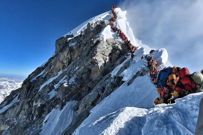 1779964920-Inside-Mount-Everests-Death-Zone-_L.jpeg