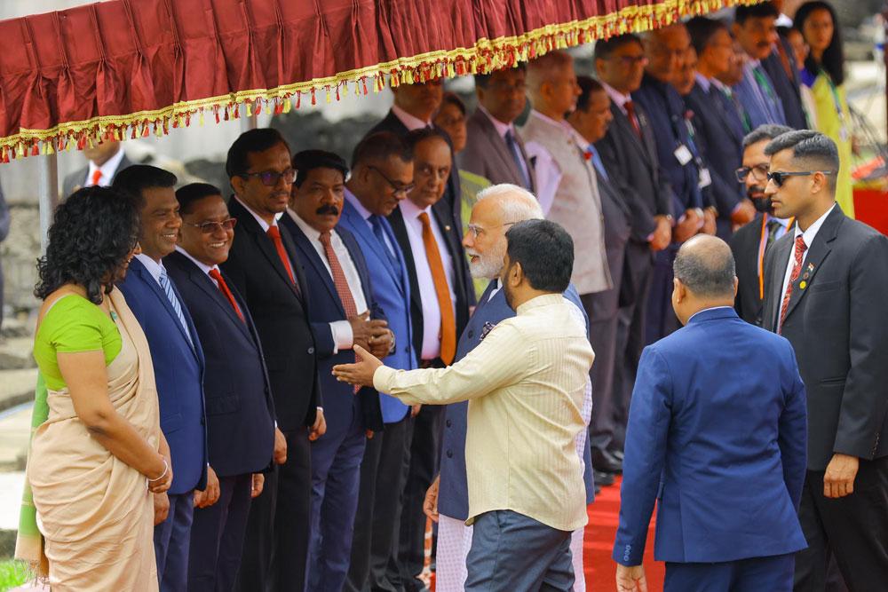 මු 7